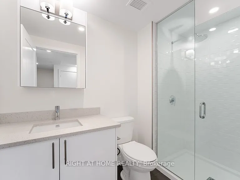 180 George St #1403 — Photo 20