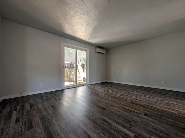 1044 Q St APT D, Springfield, OR 97477