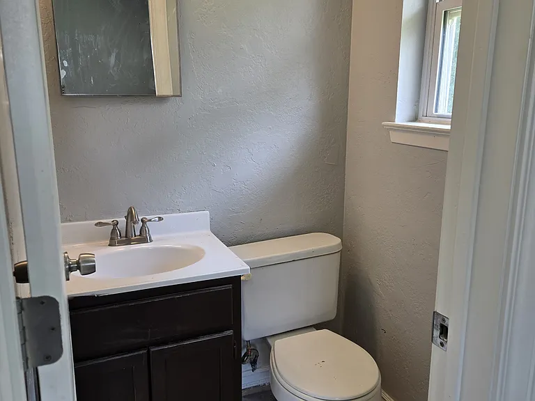 Master half-bathroom