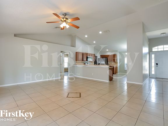 3rd image of 602 Maricopa Dr