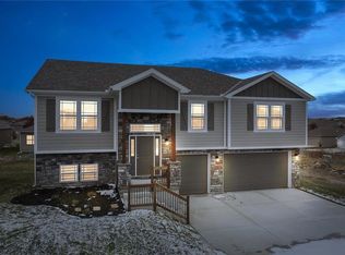 203 NE Hoot Owl St, Grain Valley, MO 64029