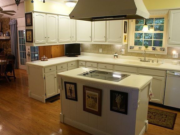 15x16 Chefs kitchen looking towards 12x21 dining room 