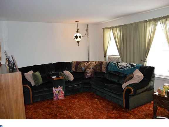 4th image of 7833 Chelwynde Ave