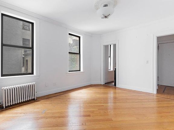 5th image of 224 E 48th St APT 1D