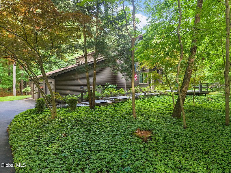5th image of 623 Bruno Road