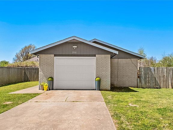 2nd image of 2501 Purdue Cir