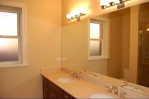 4th image of 2811 N Bell Ave Unit 504