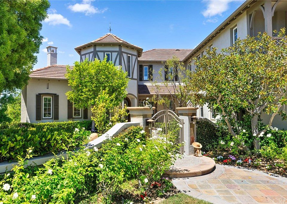 1st image of 21 Atherton Dr