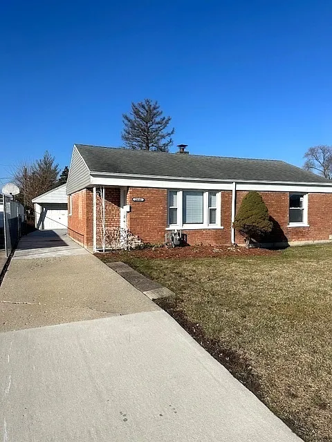 2640 Leona St photo 1