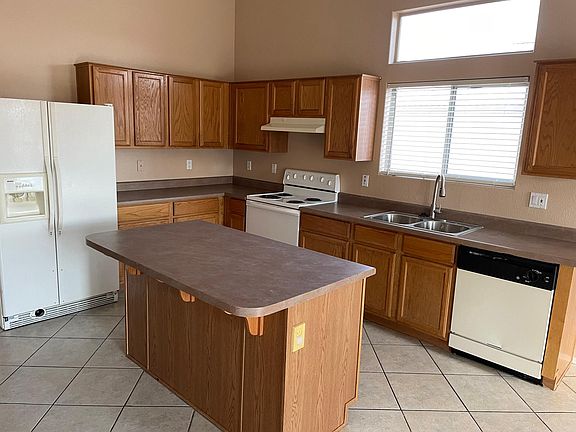 Open kitchen