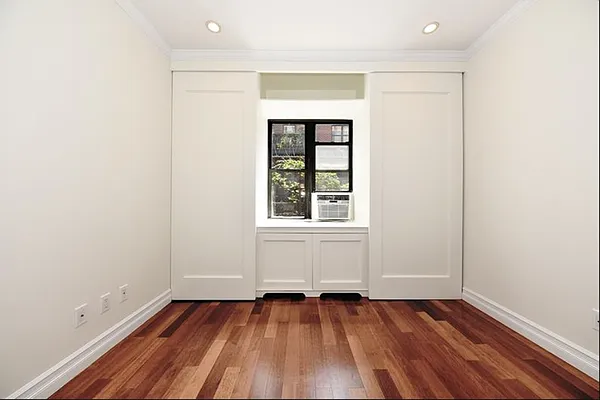 Rented by Buchbinder & Warren | media 31