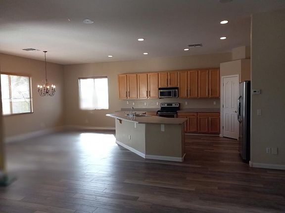 5th image of 27135 N 83rd Dr