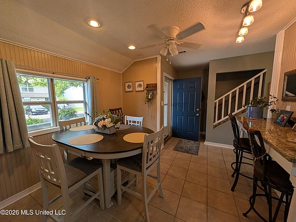 5th image of 258 Highpoint Dr