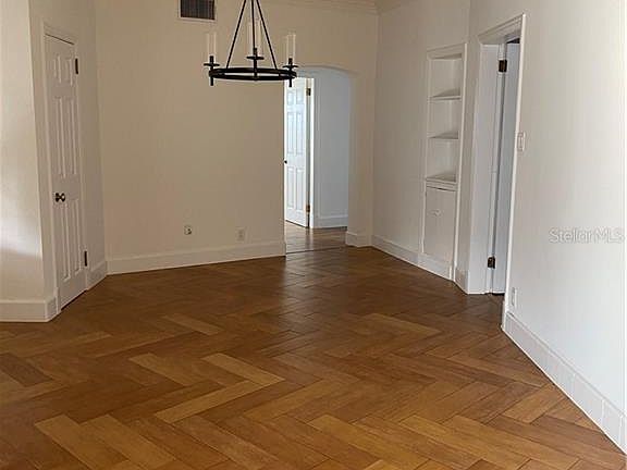 5th image of 4 E Crest Ave