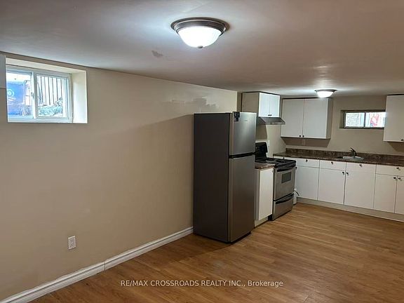 2nd image of 21 Davis Rd