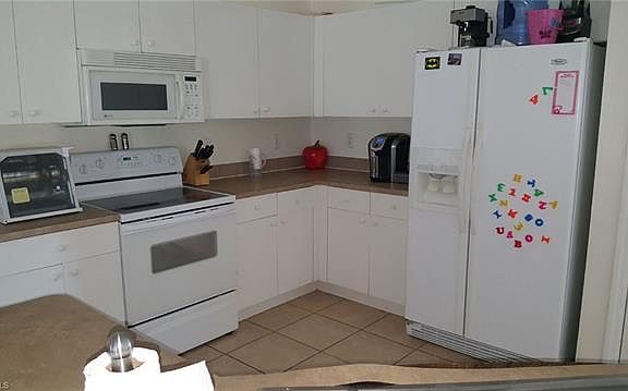 4th image of 1006 NE 10th Ter