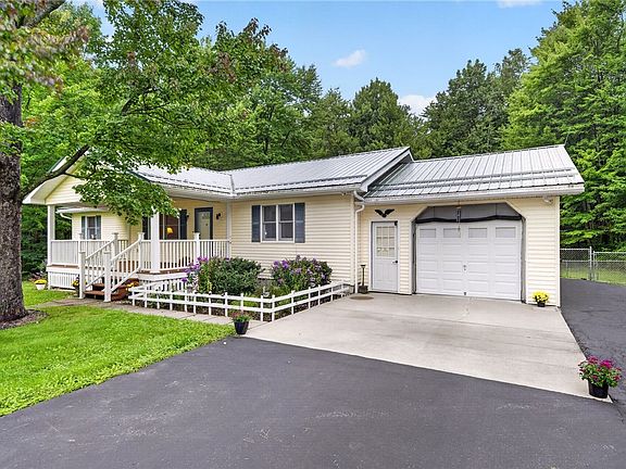 2nd image of 4931 Devlen Rd