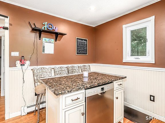 5th image of 212 Chestnut Land Road