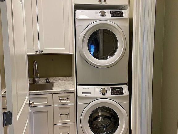 3rd image of 3887 S Griffith Ave