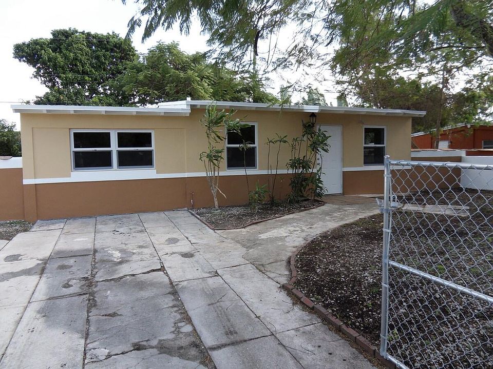 1st image of 70 NE 4th Ave