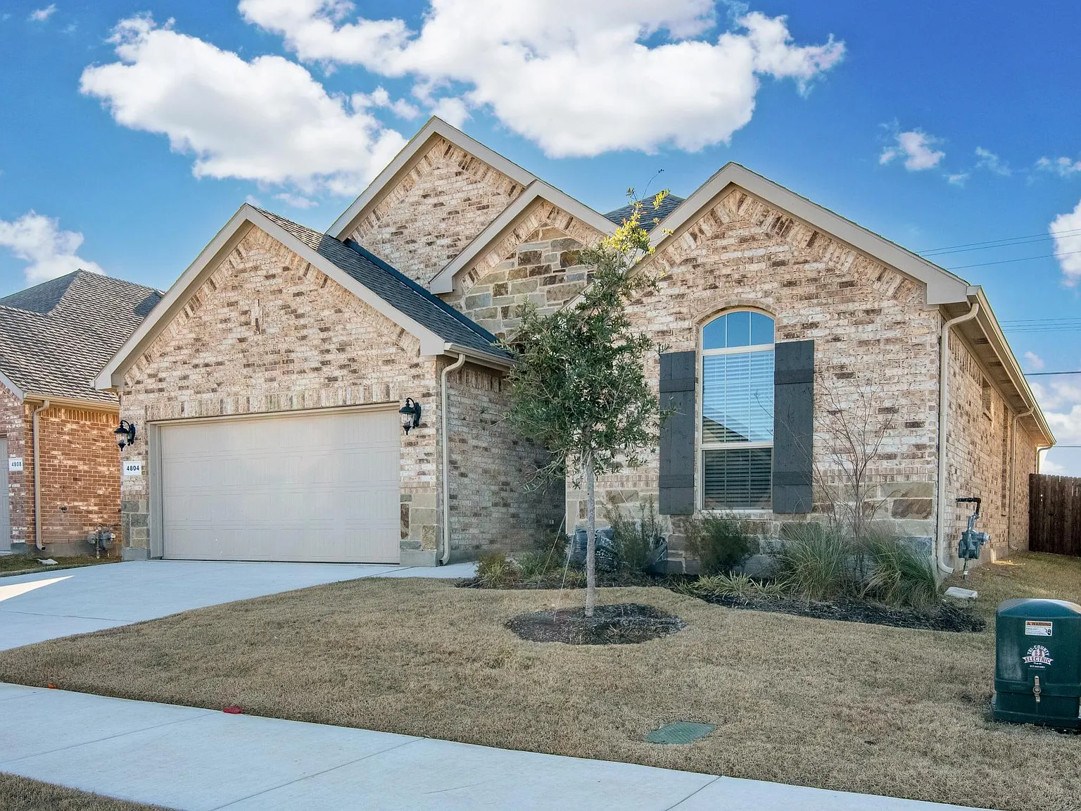 4 bed, 1808 sqft, $2,998 — Photo 1