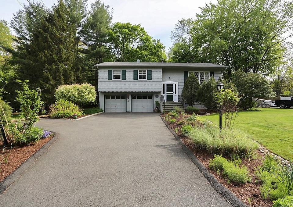 1st image of 10 Linden Ct