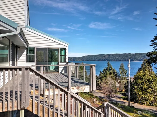 90 N Mardell Avenue, Hoodsport, WA 98548