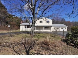 11 Commodore Ave, Shelton, CT 06484