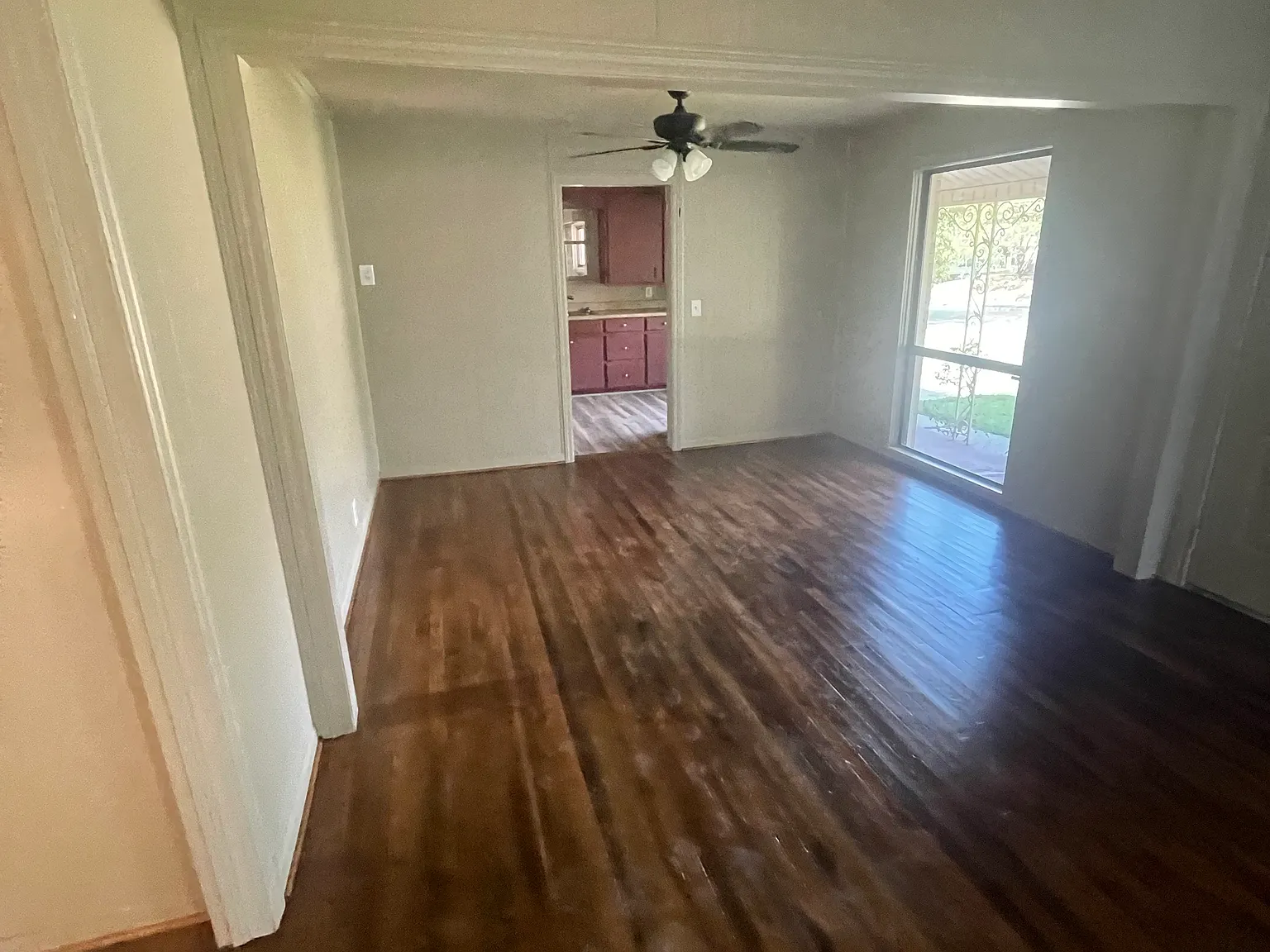 3 bed, 1894 sqft, $1,300 — Photo 3