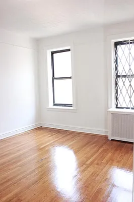 Rented by Realty 2000 Corp | media 15