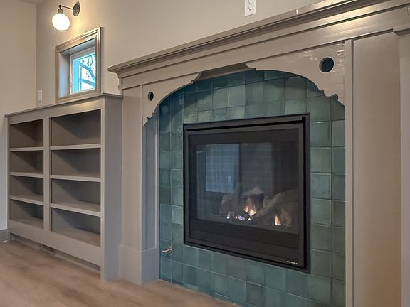 5th image of 403 Main St