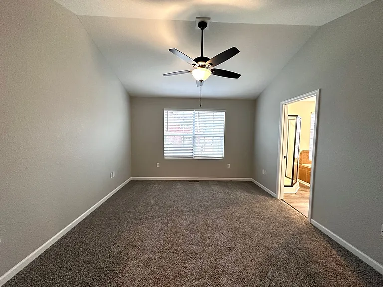 Fox Springs Condos — Photo 49