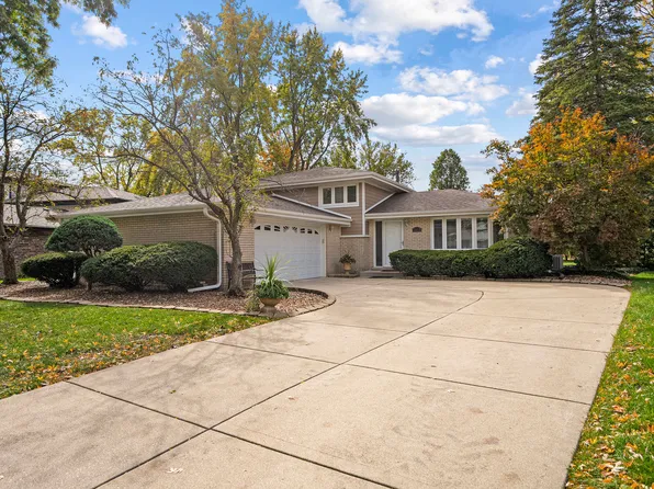 10418 S Kathy Ct, Palos Hills, IL 60465