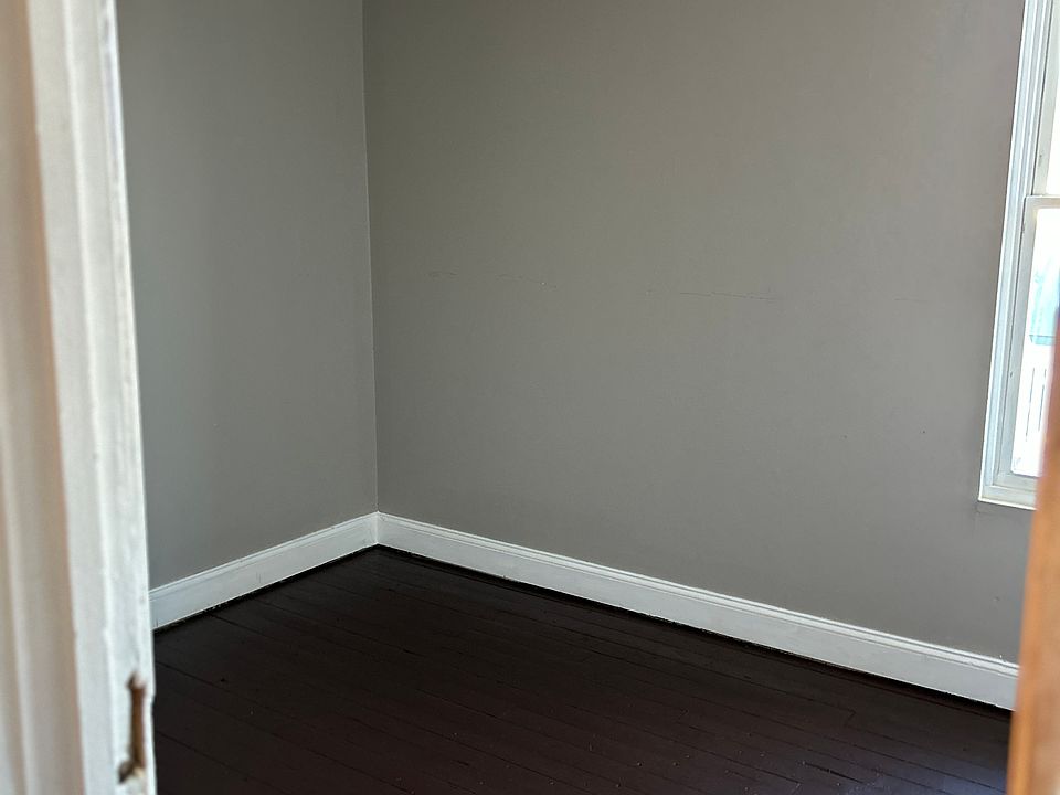 1st image of 2111 Seneca St APT 1