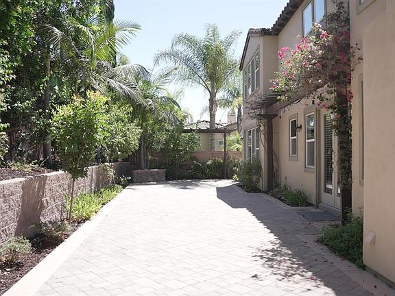 5th image of 1050 White Alder Ave