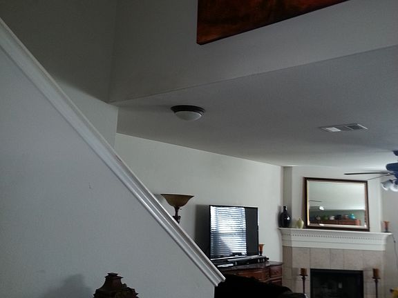 3rd image of 2208 Amy Lynn Ln