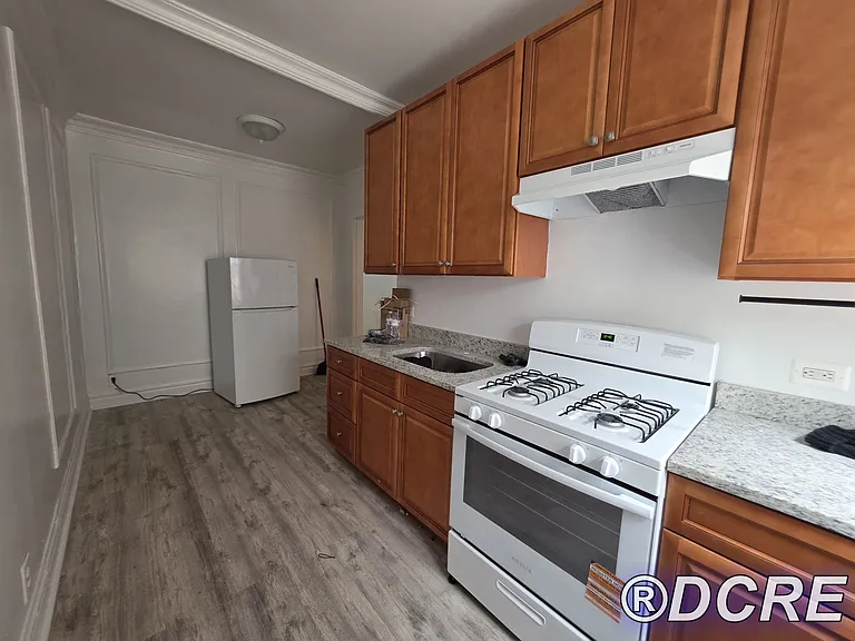 1233 W Chase Ave #1 — Photo 5