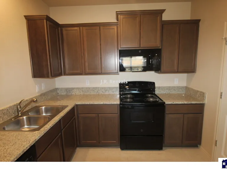 1705 Montell St #A — Photo 3