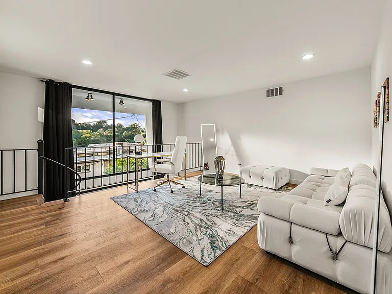Oak Point Dr — Photo 20