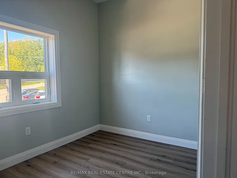 8 Main St S #4 — Photo 16