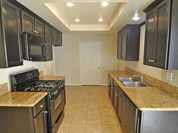3rd image of 5072 Coyote Ln
