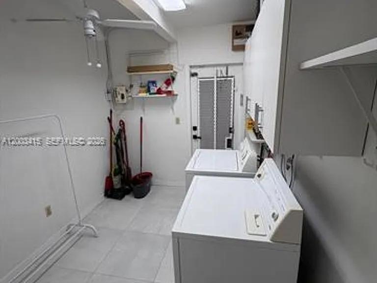 3600 SW 26th St — Photo 44