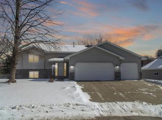 18874 Emblem Ct, Farmington, MN 55024