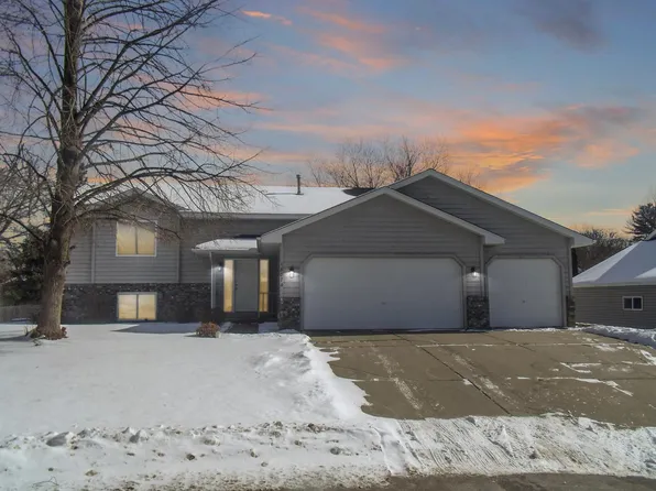 18874 Emblem Ct, Farmington, MN 55024