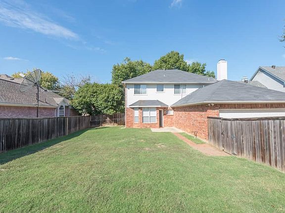 4th image of 1412 Primrose Ln