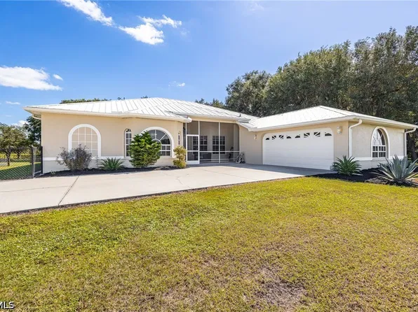 1352 Cemetery Rd, Labelle, FL 33935