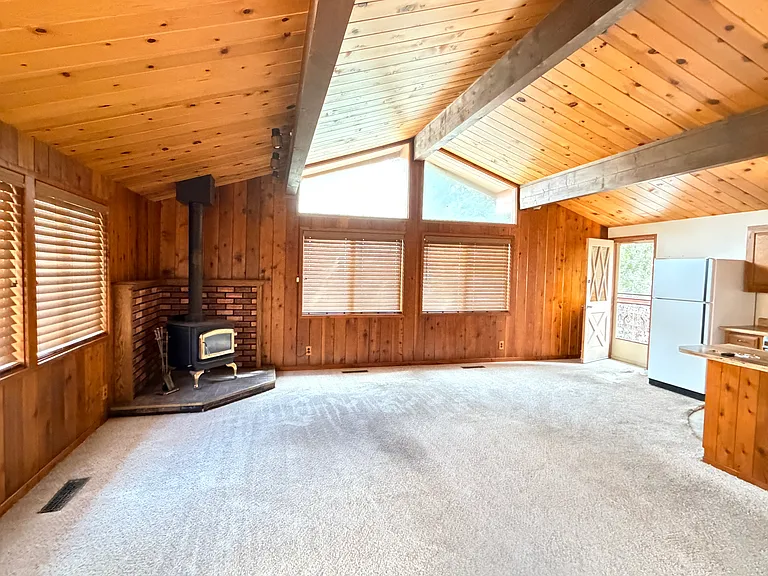 25316 Marion Ridge Dr — Photo 2