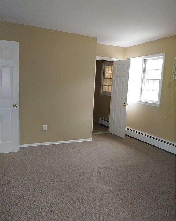2nd image of 5 Brookridge Ct
