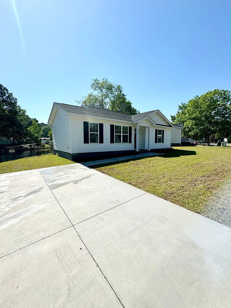Beautiful Pond Front Home! All The Details Make This A Showstopper.! Fenced Yard!! — Photo 2