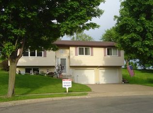 600 Piper Ct, Dubuque, IA 52001